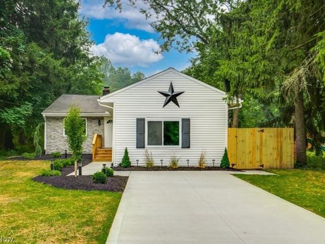 House for sale in Hinckley, Ohio
