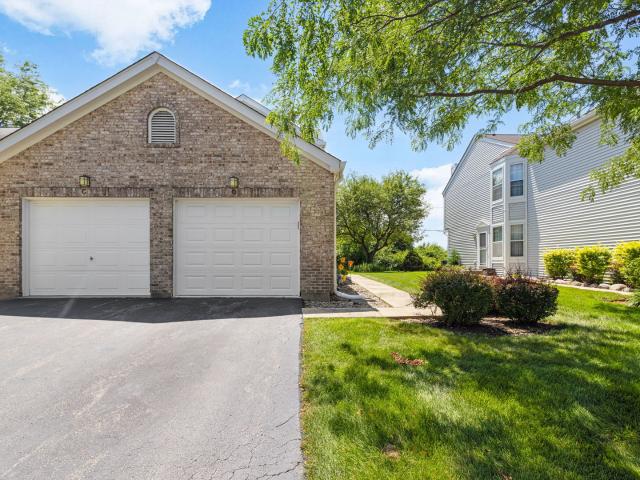 Townhouse for sale in Bartlett, Illinois