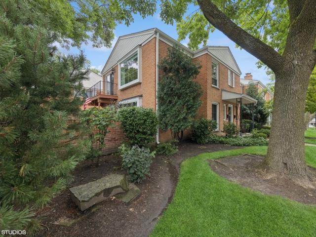 Condo for sale in Hinsdale