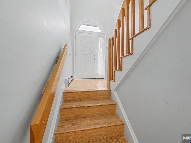 Townhouse for sale in Fort Lee, New Jersey