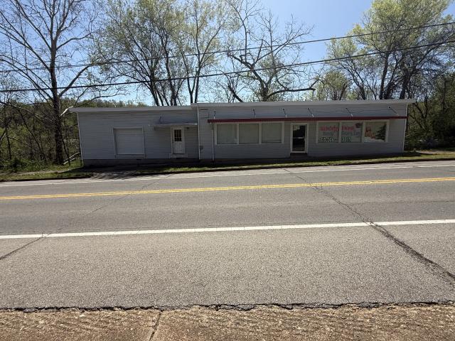 Commercial for sale in Erin