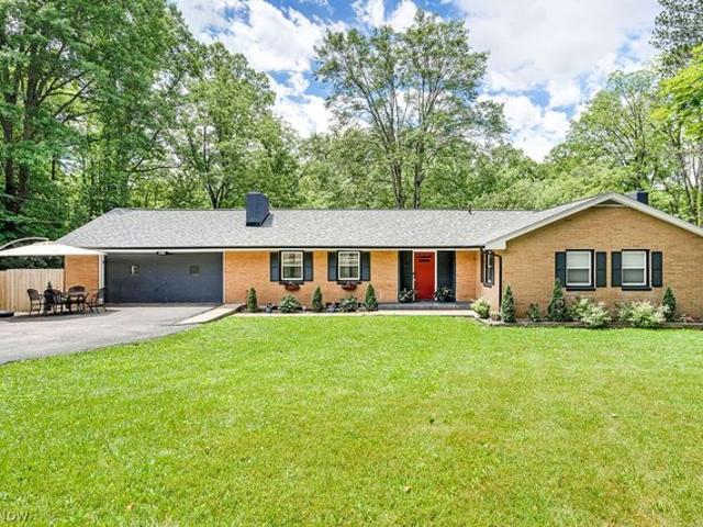 House for sale in Hubbard, Ohio