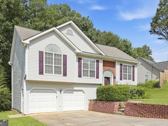 House for sale in Flowery Branch, Georgia
