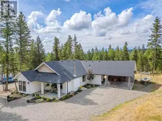 House for sale in 108 Mile Ranch, British Columbia