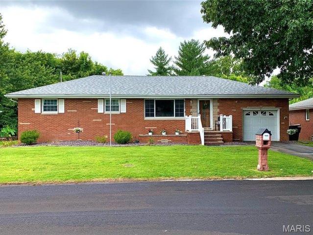 House for sale in Cottage Hills, Illinois