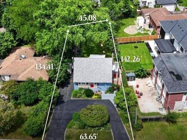 House for sale in Oakville, Golden Horseshoe