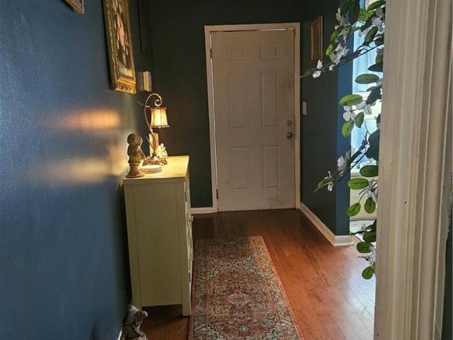 House for sale in Red Oak, Georgia
