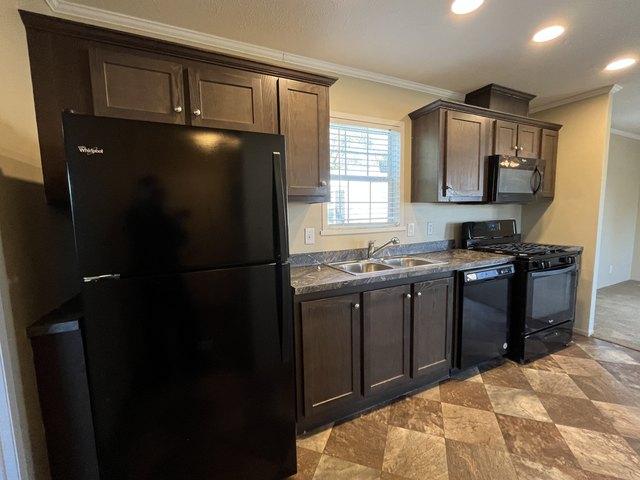 House for sale in Rudgate Manor Mobile Home Park, Sterling Heights