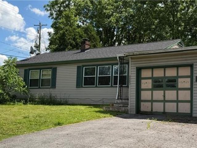House for sale in Syracuse, New York