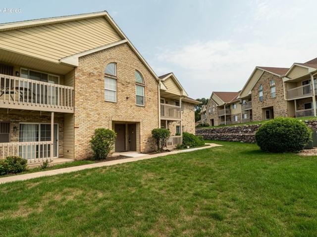 Condo for sale in Delafield, Wisconsin