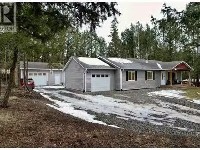House for sale in 108 Mile Ranch, British Columbia
