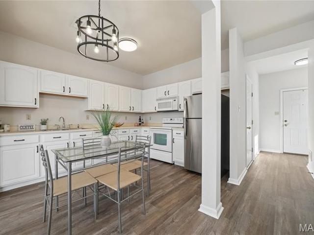 Townhouse for sale in Hazelwood, Missouri