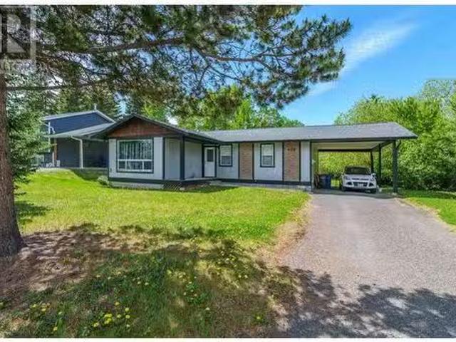 House for sale in 100 Mile House, British Columbia