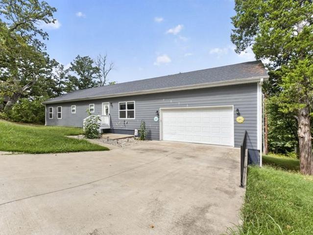 House for sale in Forsyth, Taney County