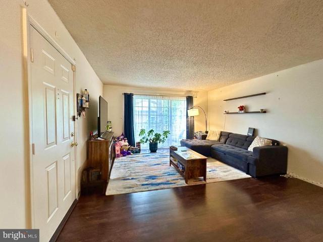 Condo for sale in North Brunswick, New Jersey