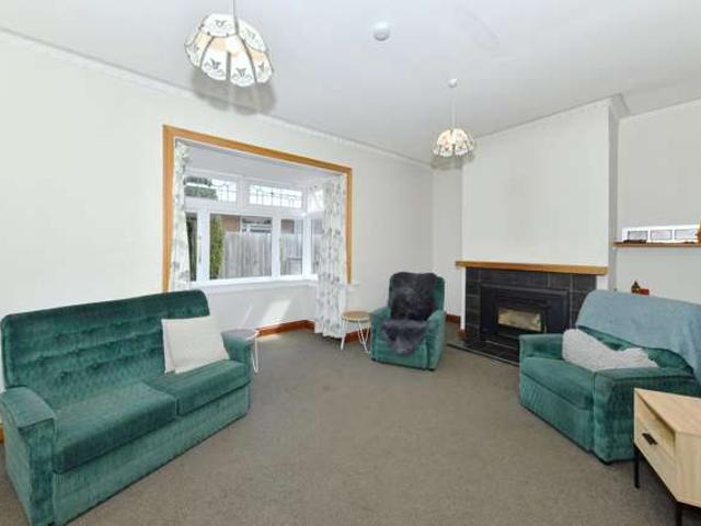House for sale in Chaslands, Canterbury