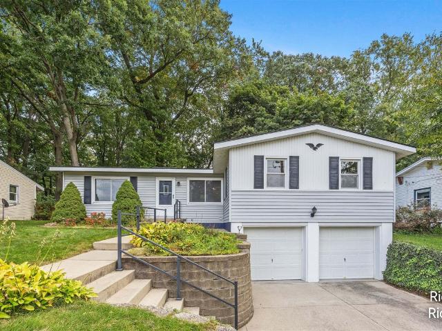 House for sale in Kentwood, Kent County
