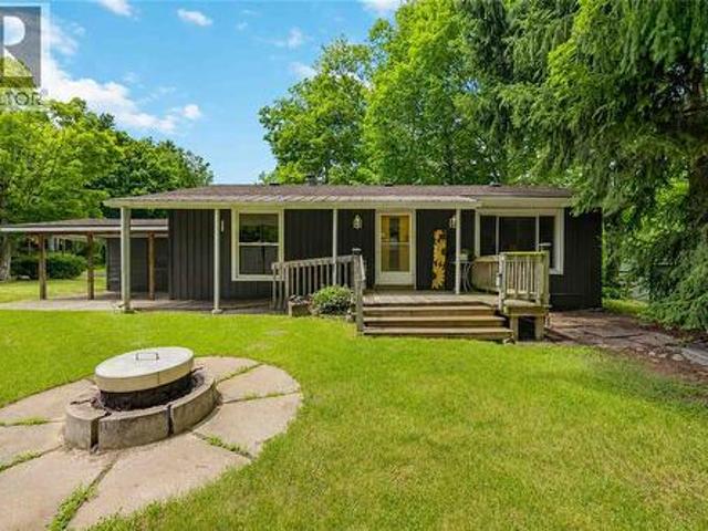 House for sale in Plympton–wyoming, Ontario