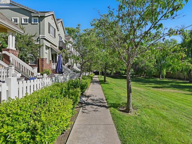 Townhouse for sale in Fremont