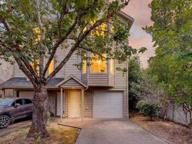 House for sale in Clover Glen Townhomes, Beaverton