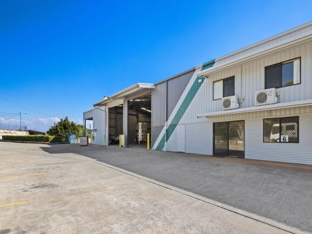 Warehouse for rent in Toombul, Queensland