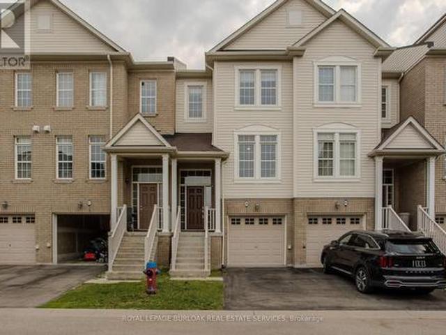 Townhouse for sale in Burlington, Ontario