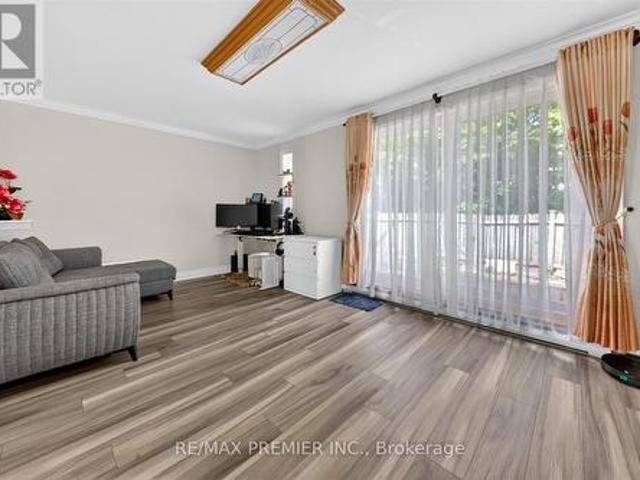 Townhouse for sale in Woburn, Ontario