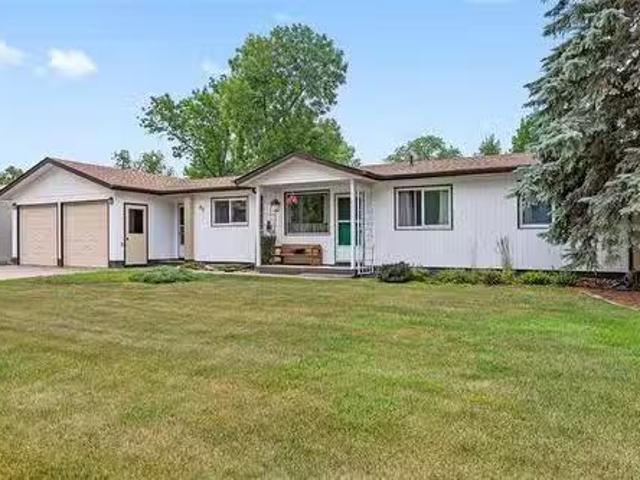 House for sale in Pinawa, Manitoba