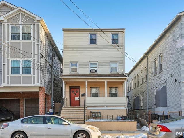 House for sale in Elizabeth, New Jersey