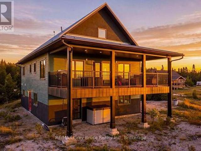 House for sale in Ontario