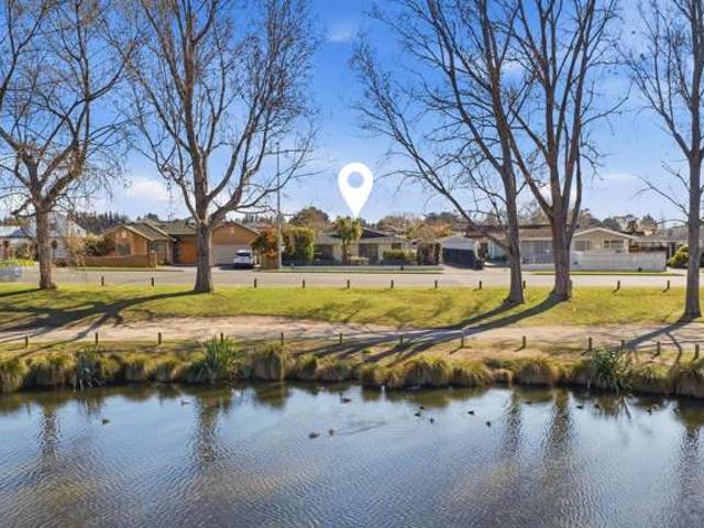 House for sale in Chaslands, Canterbury