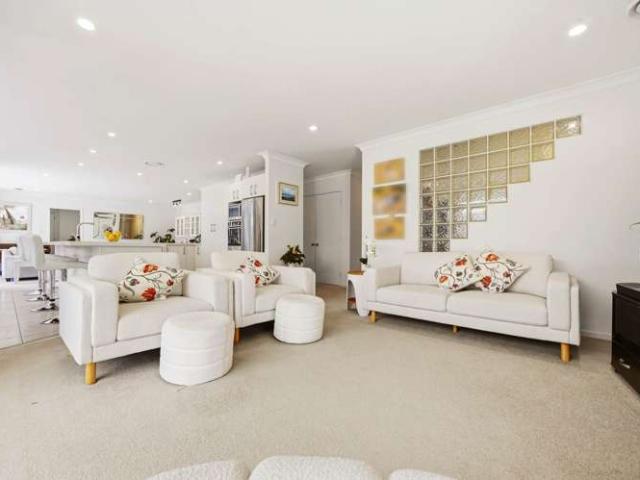House for sale in Albany, Upper Harbour