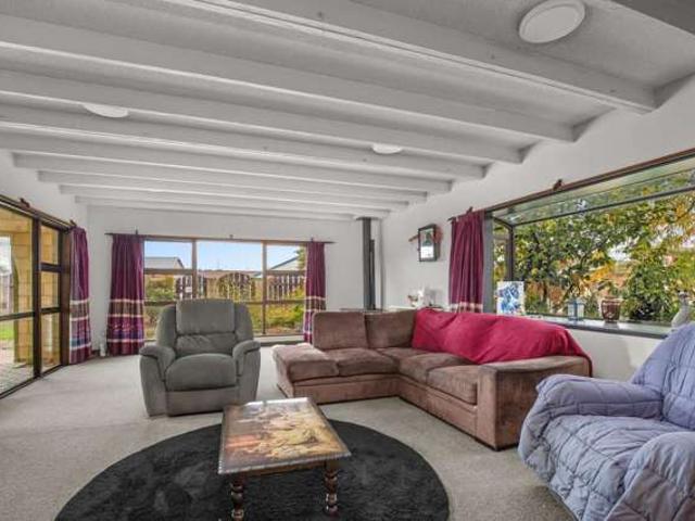 House for sale in Otakou