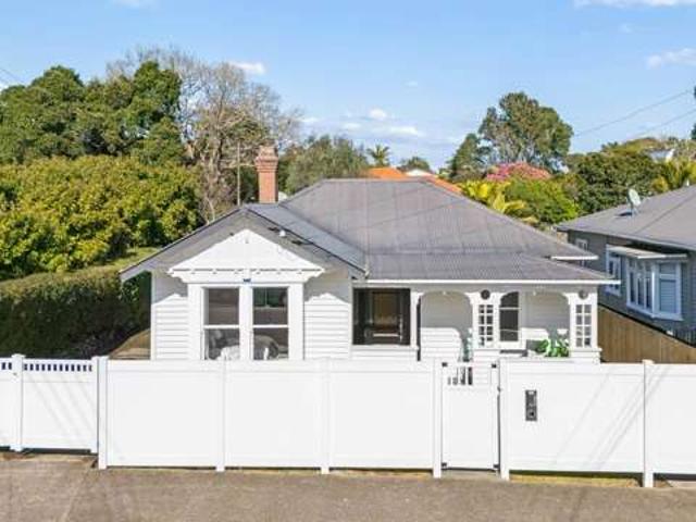 House for sale in Balmoral, Oroua County