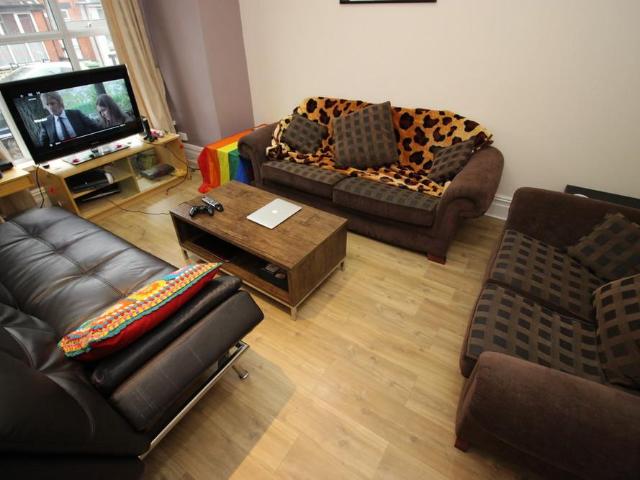 House for rent in Hyde Park, West Yorkshire