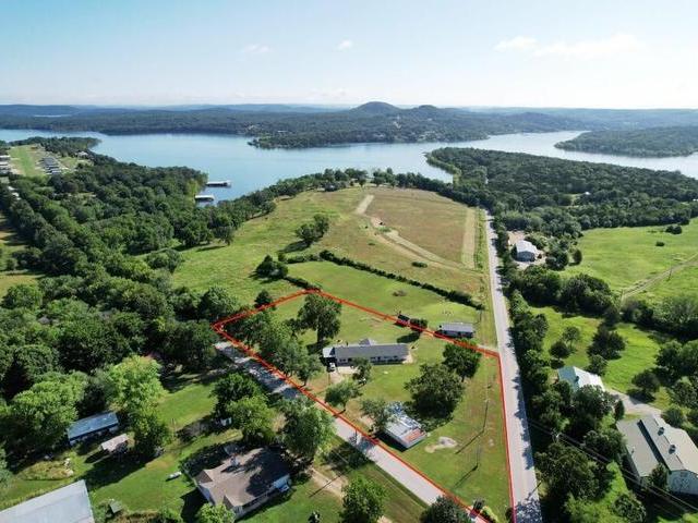 House for sale in Stone, Missouri