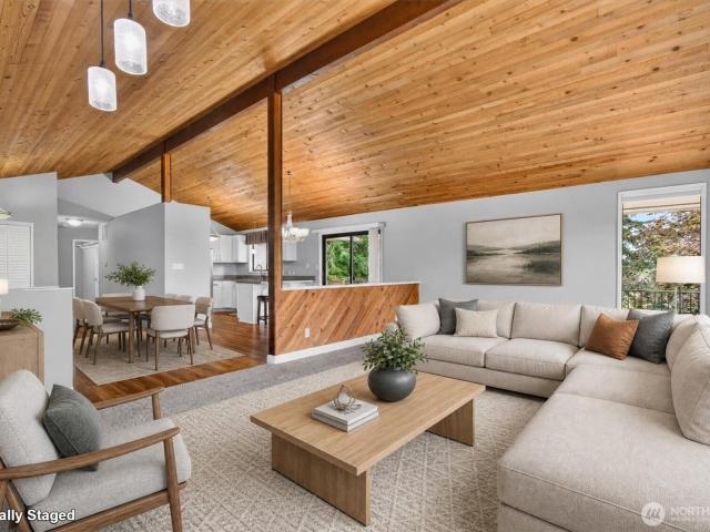 House for sale in Cathlamet, Washington
