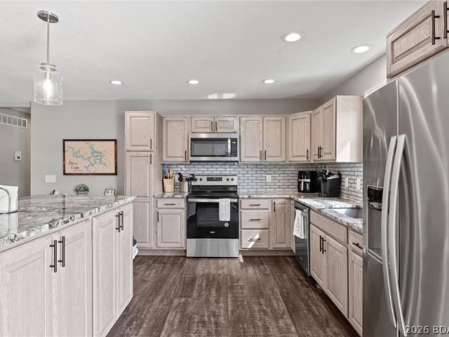 House for sale in Sunrise Beach, Camden County