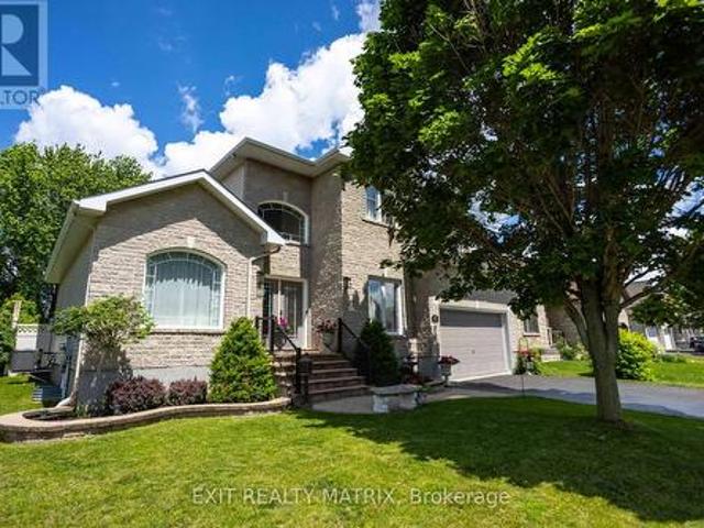 House for sale in Russell, Ontario
