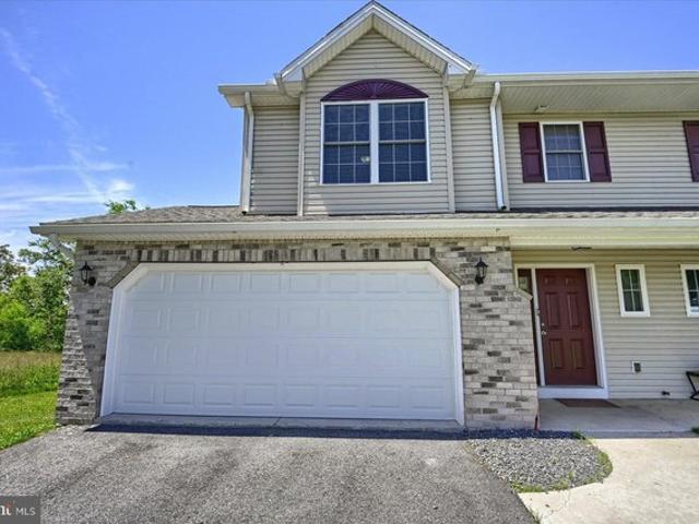 Townhouse for sale in Halifax, Pennsylvania