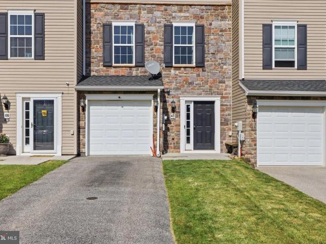 Townhouse for sale in Glenville, Pennsylvania