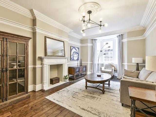 House for rent in Royal Borough of Kensington and Chelsea, Greater London