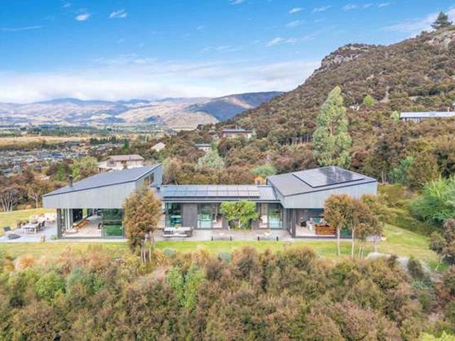 House for sale in Otakou