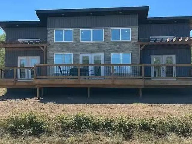 House for sale in Victoria Beach, Manitoba