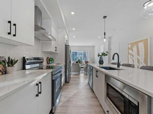 House for sale in Lewisburg, Calgary