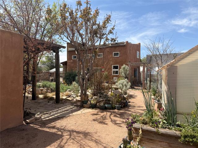 House for sale in Cerrillos, New Mexico