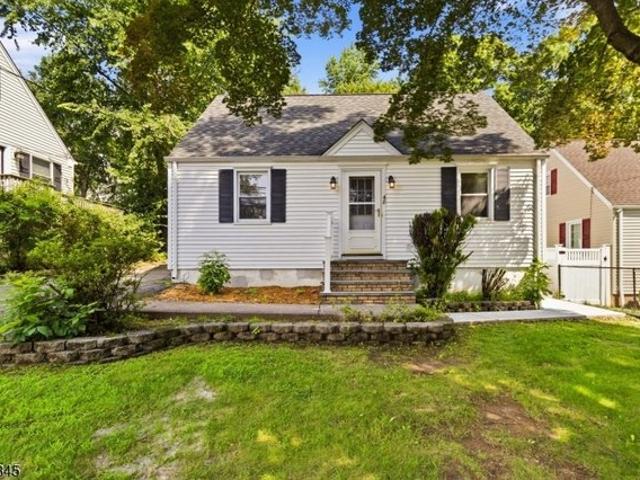House for sale in Morris Plains, New Jersey