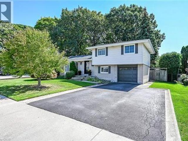 House for sale in Ancaster, Ontario