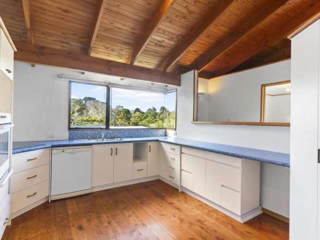 House for sale in Oratia, Oroua County