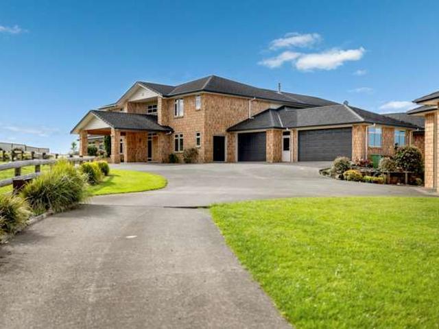 Property for sale in Awhitu